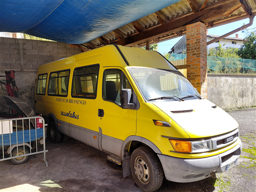 ASTA PUBBLICA PER VENDITA DI Scuolabus Marca IVECO S.P.A. Modello A50C15/26/A Targato CM705VM